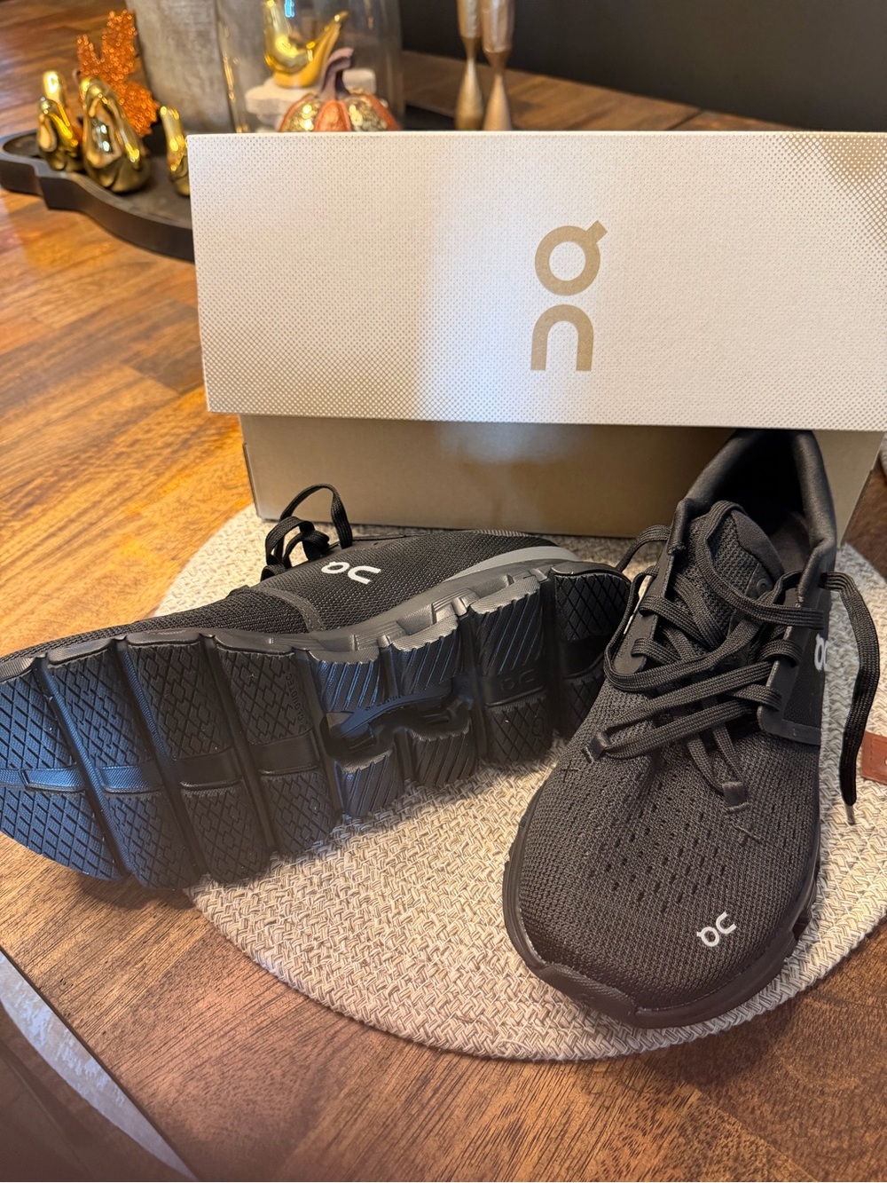 Brand New - Never Worn On CloudWomen Lightweight Black Running Sneakers - Picture 2 of 3